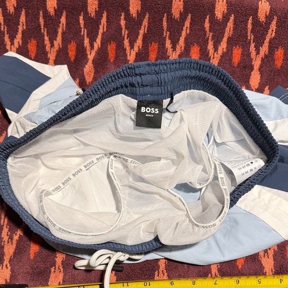 BOSS
Remy Color Block 5.3" Swim Trunks (NWOT) - Picture 14 of 16